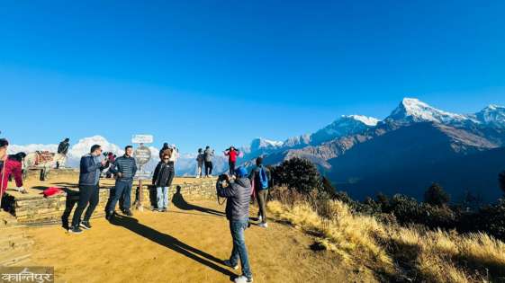 घोरेपानी र पुनहिलमा पर्यटकको लर्को